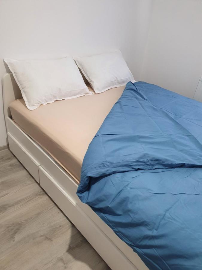 Apartament 3 Cam Grand Arena บูคาเรสต์ ภายนอก รูปภาพ