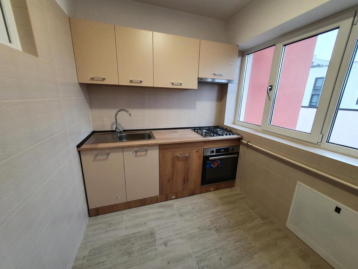 Apartament 3 Cam Grand Arena บูคาเรสต์ ภายนอก รูปภาพ